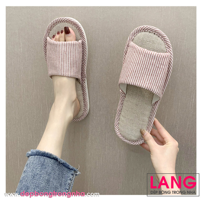 Dép đi trong nhà đơn giản sang trọng