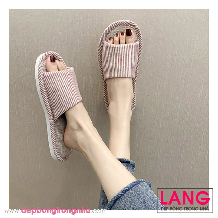 Dép đi trong nhà đơn giản sang trọng